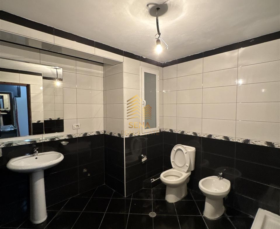 Affitto, Ingresso Privato, 2+1+balcone, Porcellana, 50.000 Leke/Mese