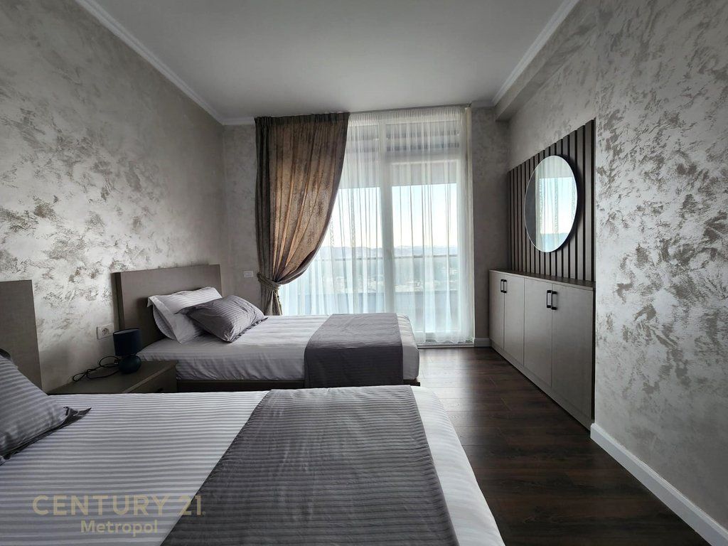 Jepet me qera qera apartament 2+1+2 tualete +2 poste parkimi ,rruga e Elbasanit! 1,500 € /Muaj
