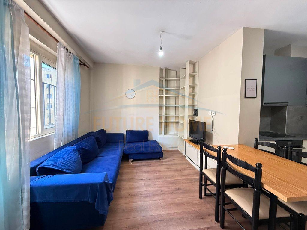Shitet, Apartament 1+1, Pallatet Çabej, Misto Mame