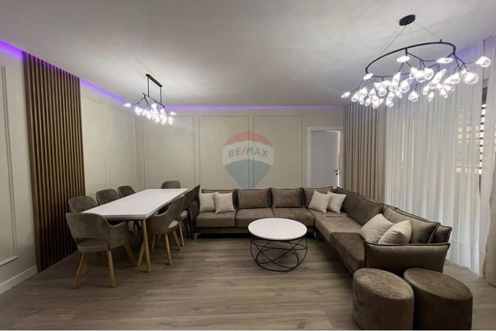 Apartament 2+1+2 Per Qira Ne Qender !