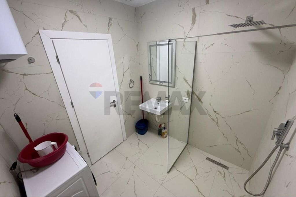 Apartament 2+1 me qera Porta Gjelbert