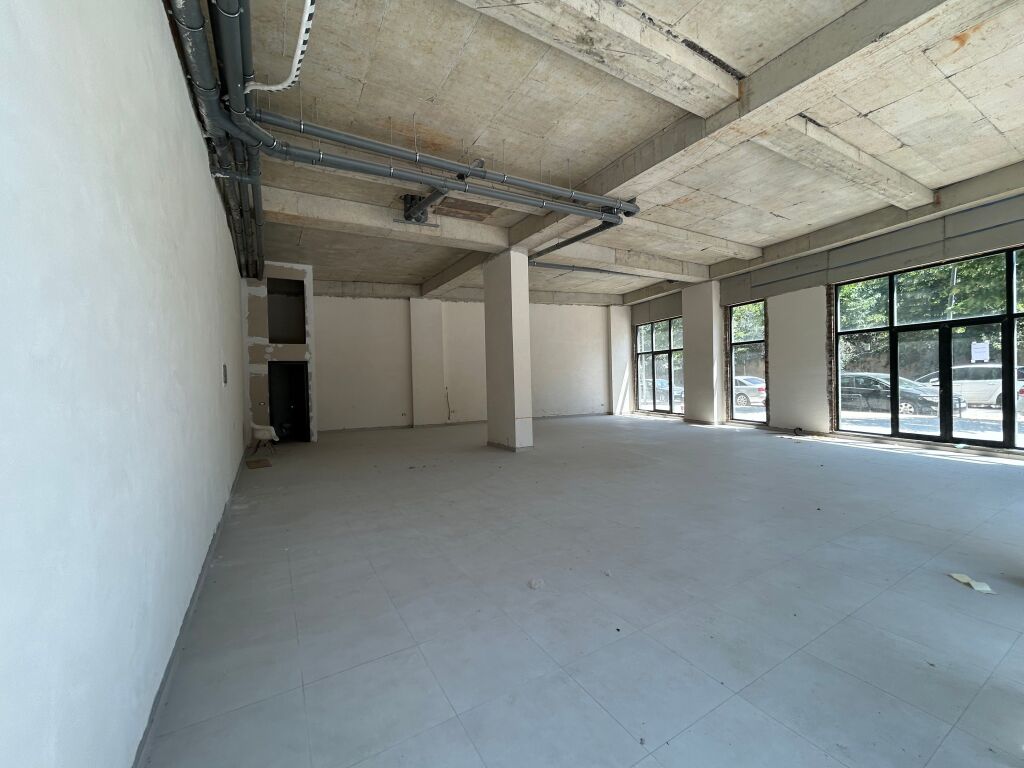 Commercial space for rent at 5 Maji