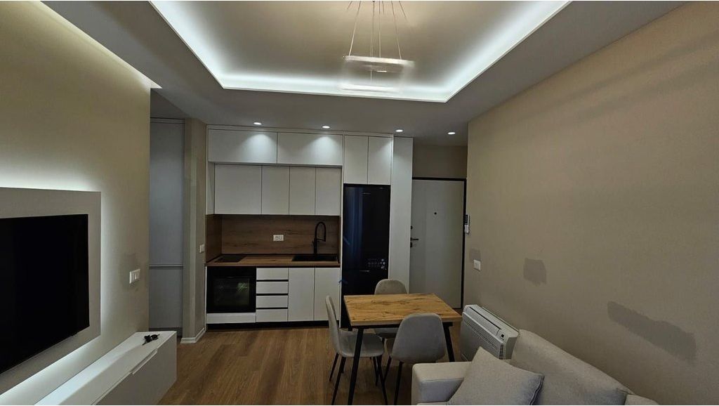 Super Apartament 1+1 me qira prane Bulevardit te Ri!