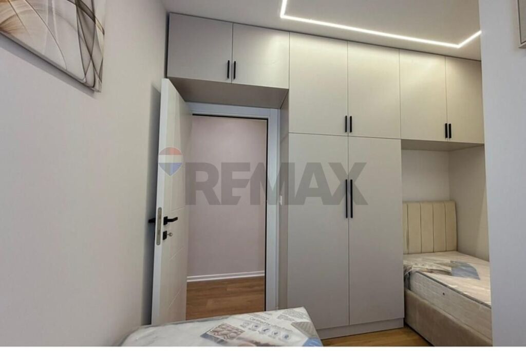 SHITET  APARTAMENT 2+1, MATERNITETI I RI