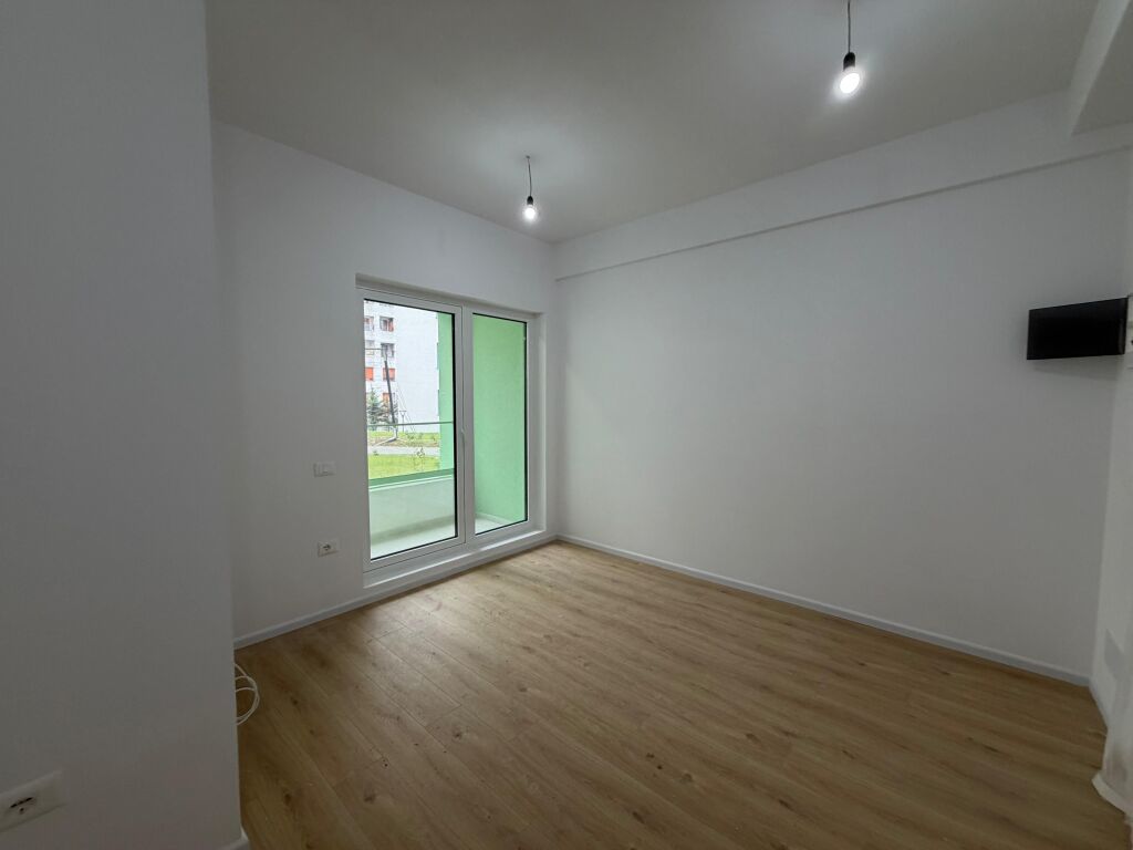 🏢 Jepet me Qira Ambient Biznesi 📍 Vendndodhja: Rezidenca Kadiu💰 Çmimi: 35.000 Lekë/Muaj