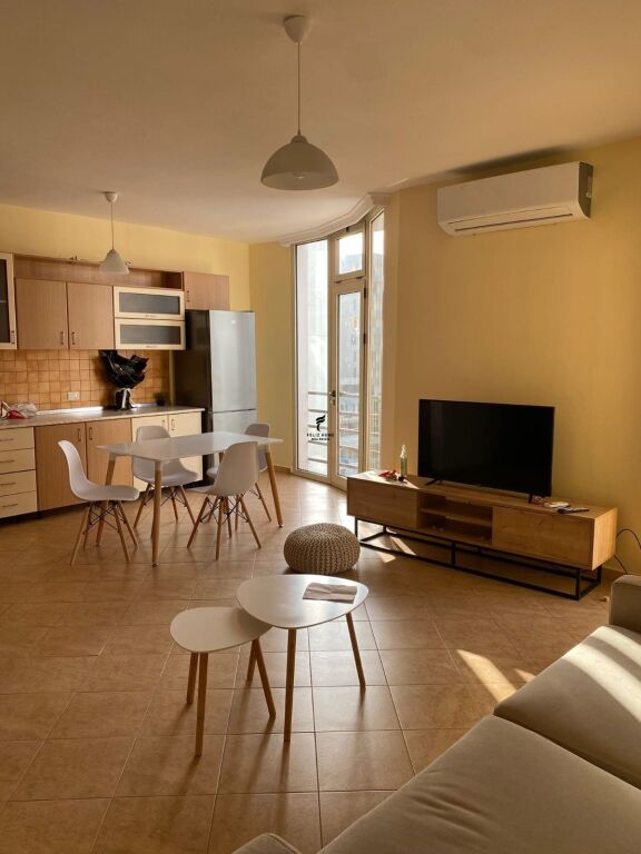 APARTAMENT ME QERA 1+1 21 DHJETORI 55.000 LEKE FH-80293