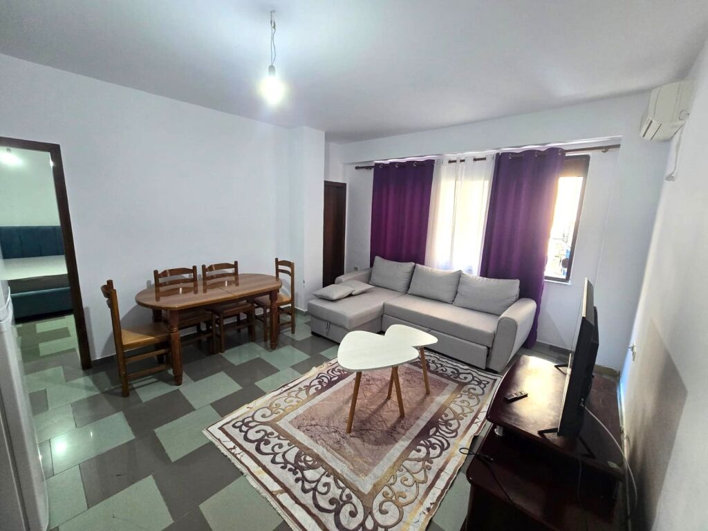 🏠 JEPET APARTAMENT 1+1 ME QERA NE RRUGEN E ELBASANIT, PAS SHKOLLËS "ASIM VOKSHI"