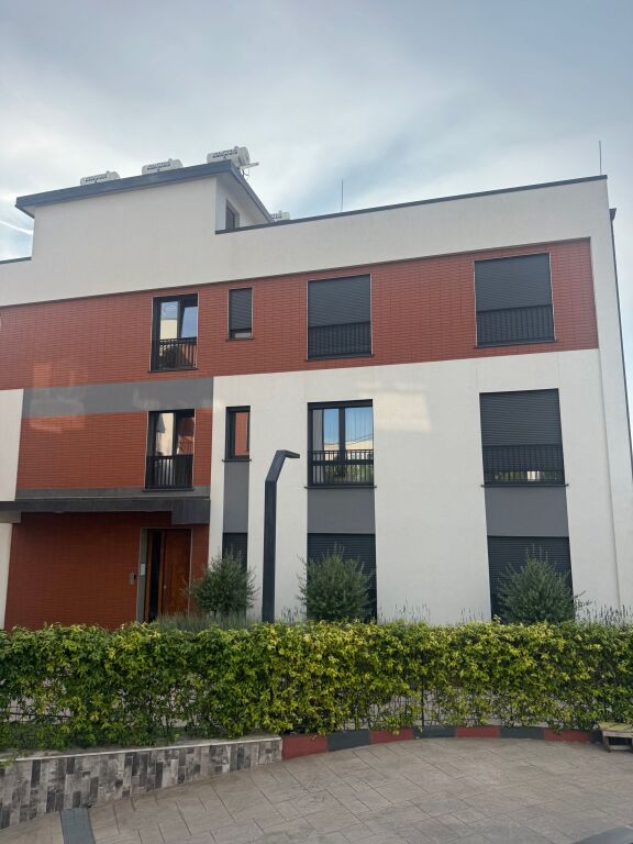 APARTMENT 2+1+PARKING+YARD, DRY LAKE!