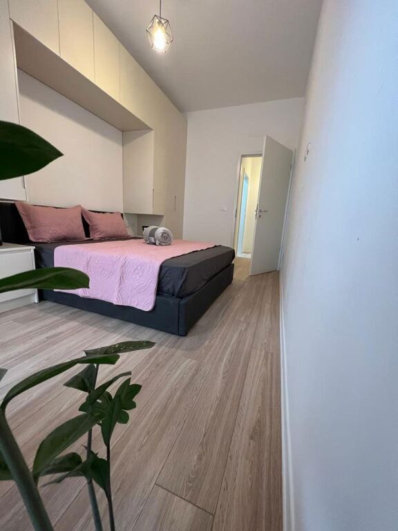 Apartament 1+1, Frosina Plaku!