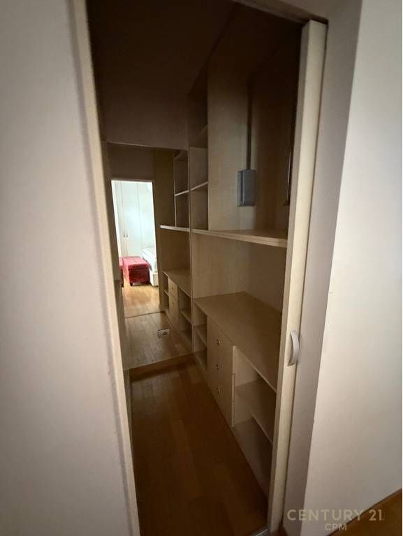 Shitet Apartament 2+1+2+Garazh te Myslym Shyri