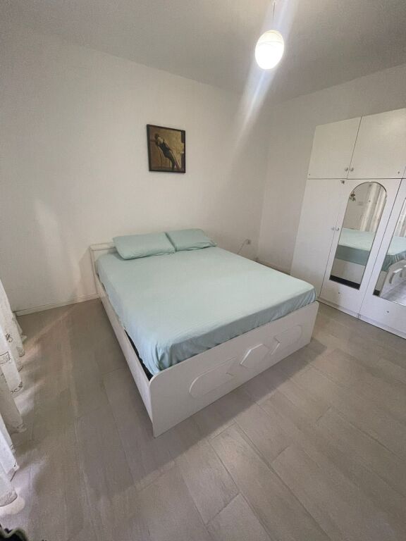 Vendesi appartamento 2+1 convertito e due posti auto per 130 000 €