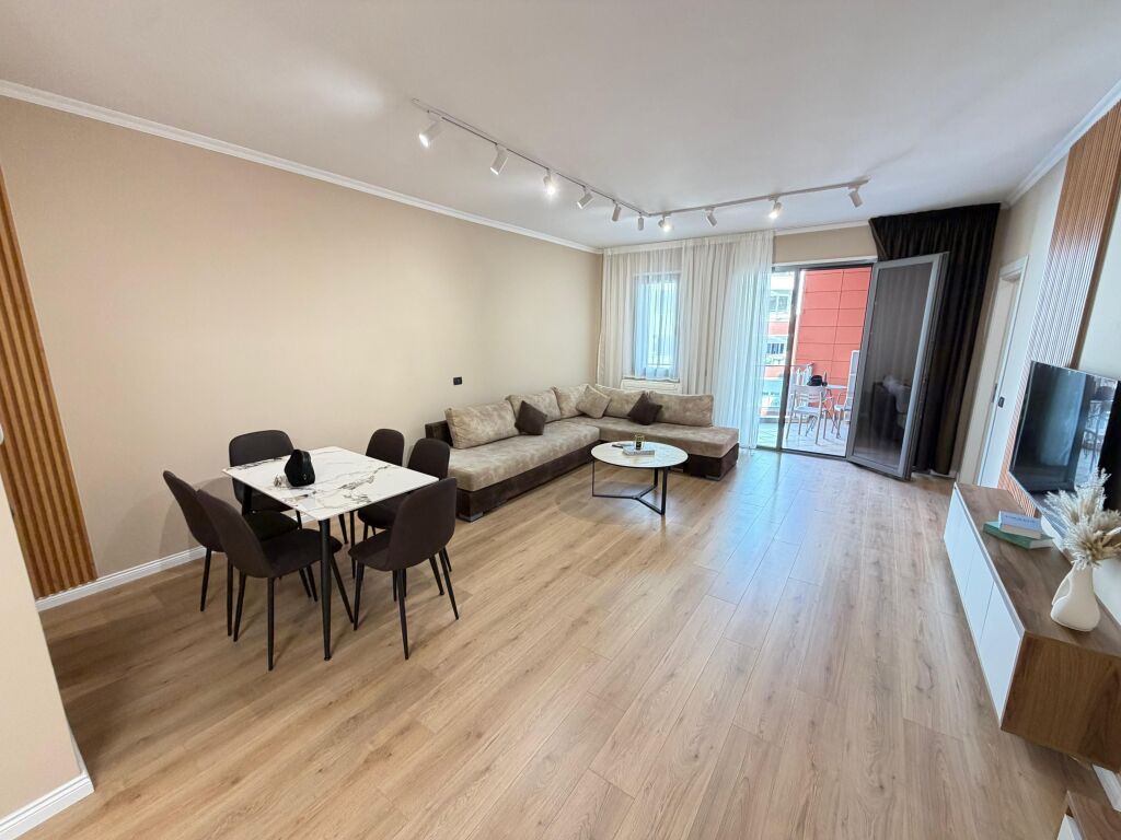 🏡 Appartamento 1+1 in affitto con parcheggio 📍 Via Kosovarëve, Tirana