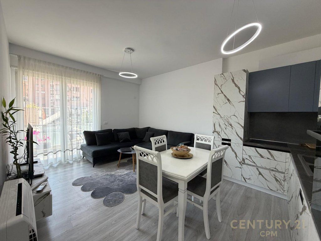 Apartament 1+1 me qira prane 9 katesheve