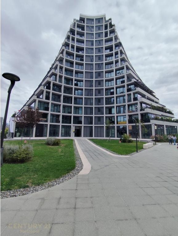 Apartment for rent with parking at Lake View