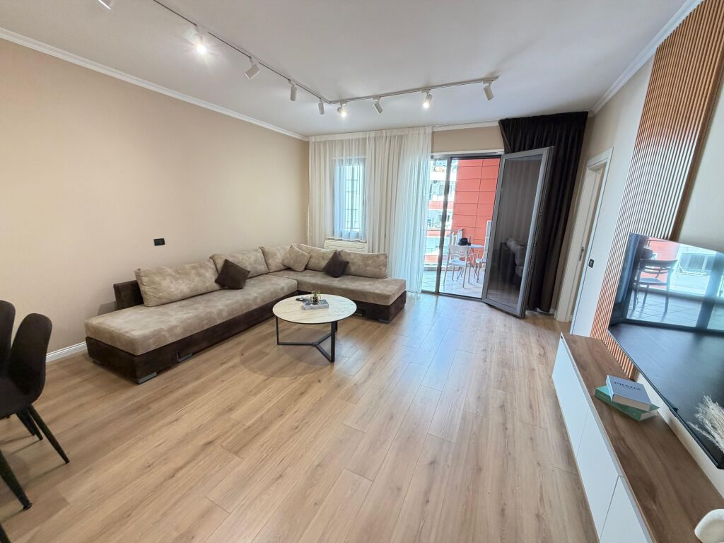 🏡 Appartamento 1+1 in affitto con parcheggio 📍 Via Kosovarëve, Tirana