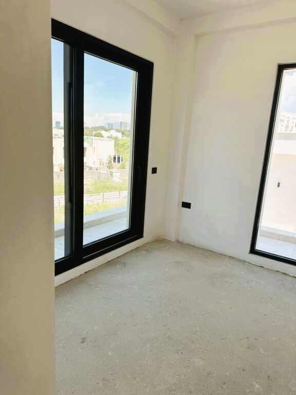🏡Shitet Vilë Private 3-kateshe te Liqeni i Thatë🔥
