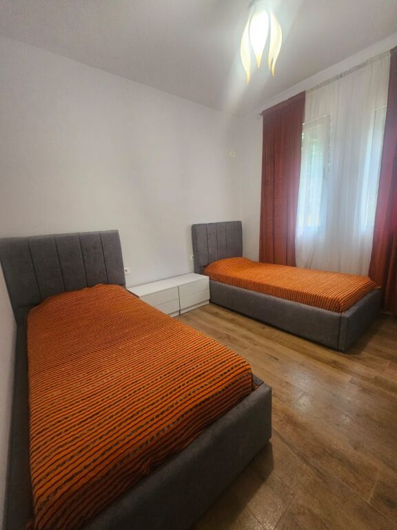 Jepet me qira apartament 2+1+2