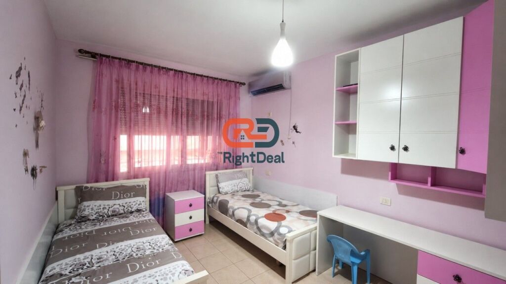 Ne Astir, Shitet Apartament 2+1, Me Hapesira Te Bollshme !!!