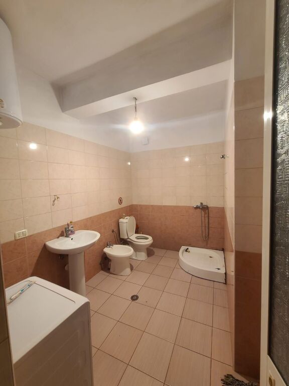 Apartament me qera 1+1- 📍Yzberisht, perballe Grand Gallery 380 mije leke