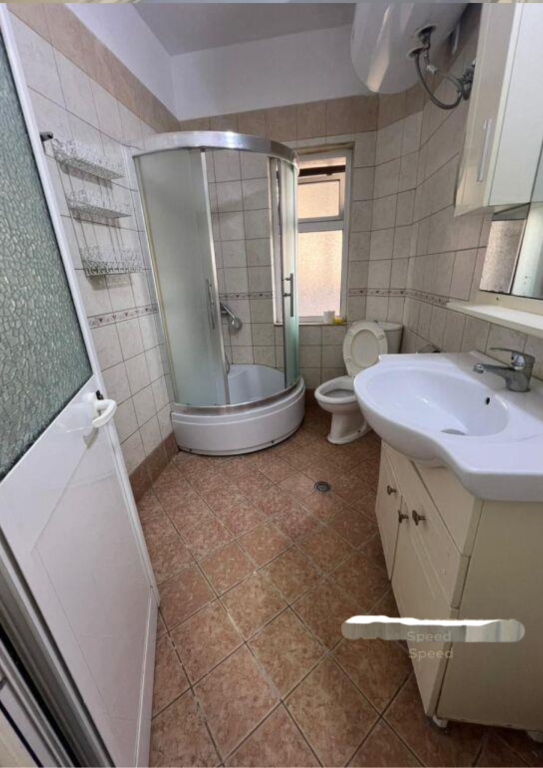 Jepet AP 1+1 me qera Porcelan prane UET