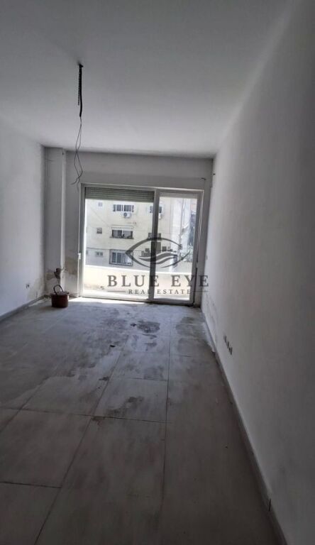 Business premises for rent at the former Police District, Durres!