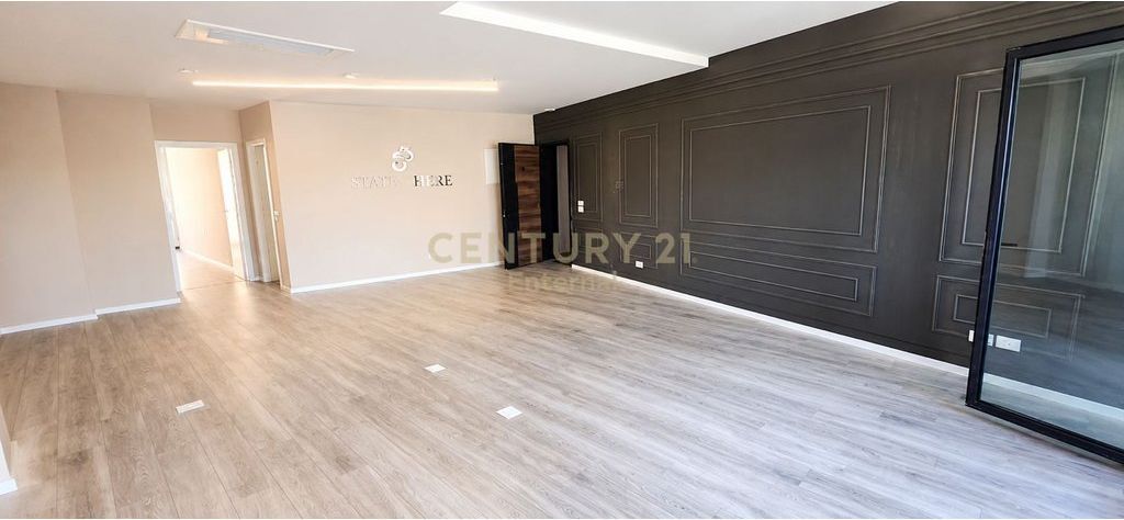 Lake View - Appartamento 2+1+2 Investito A Lake View 102m2