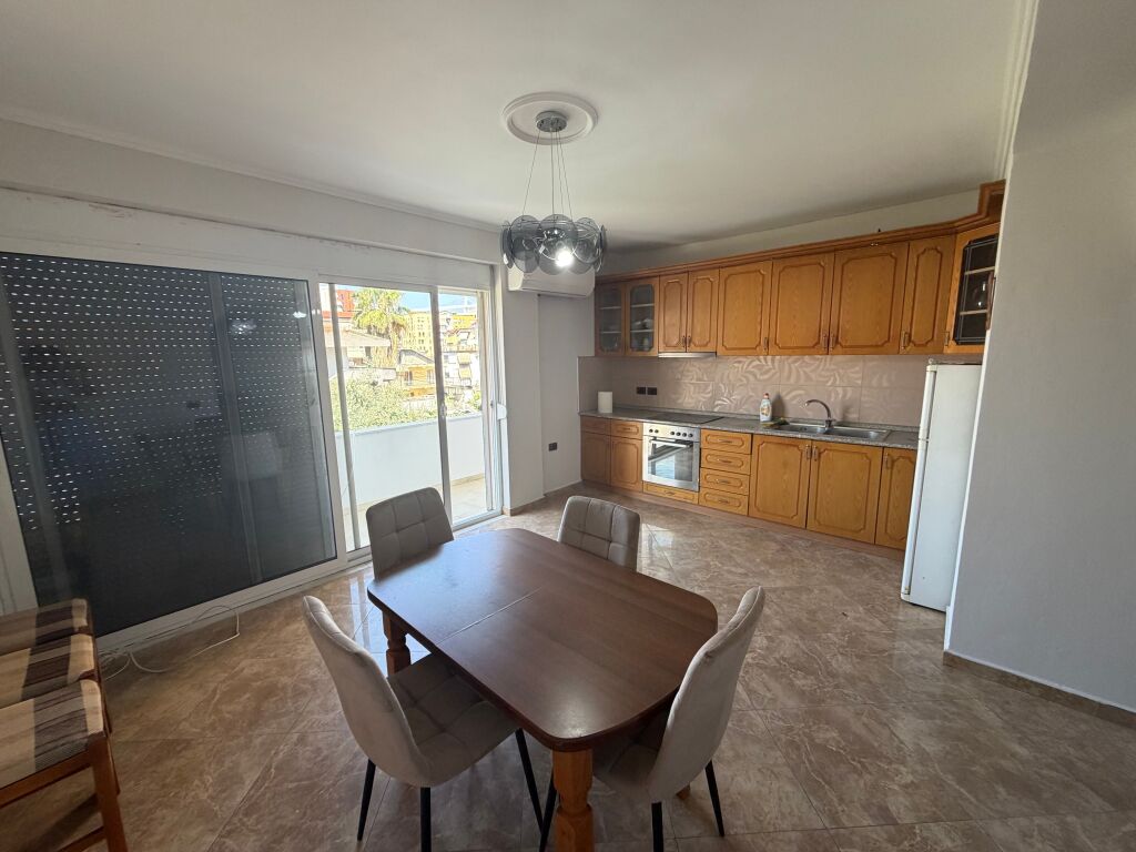 Affittasi appartamento 2+1   📍Ex parco, Via Babe Rrexha, Prezzo: 55.000 lek/mese (non trattabile)  