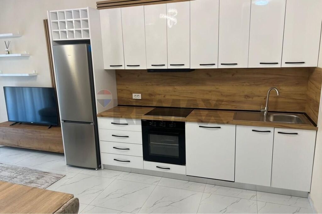 Apartament me Qira tek Porto Tirana Re Sauk