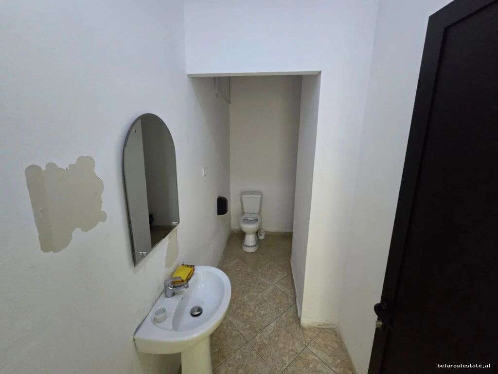Ufficio in affitto in centro (ID BZ2994) Tirana