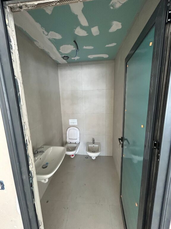 Commercial space for rent at 5 Maji