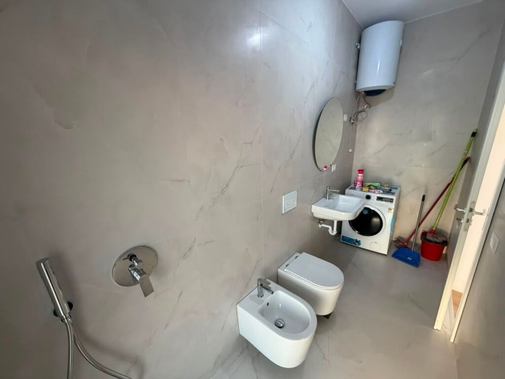 Apartament me qera 2+1 Kadiu