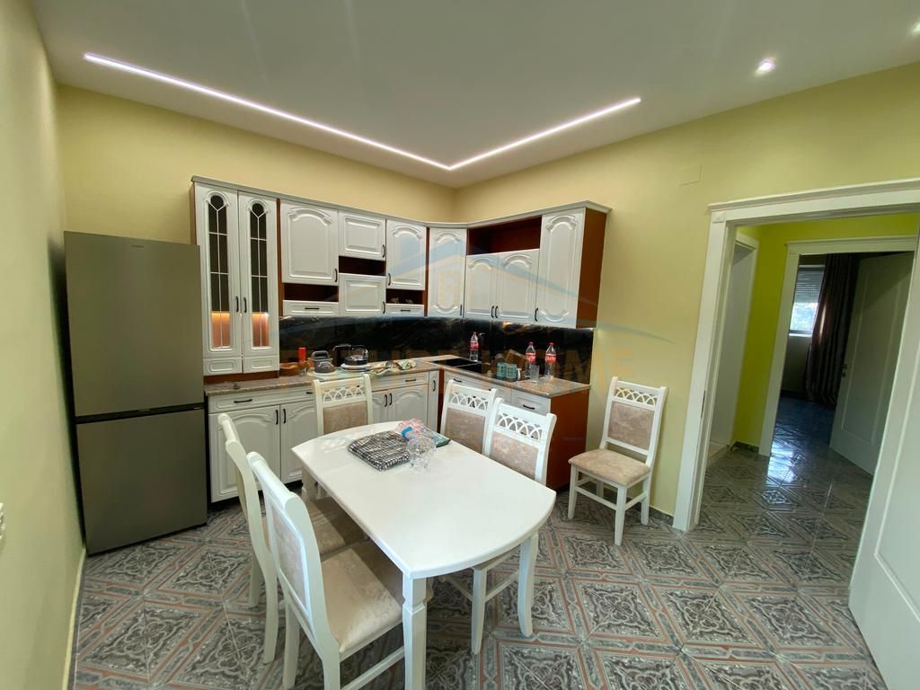 Affitto, Appartamento, vicino a Casa Italia, Tirana