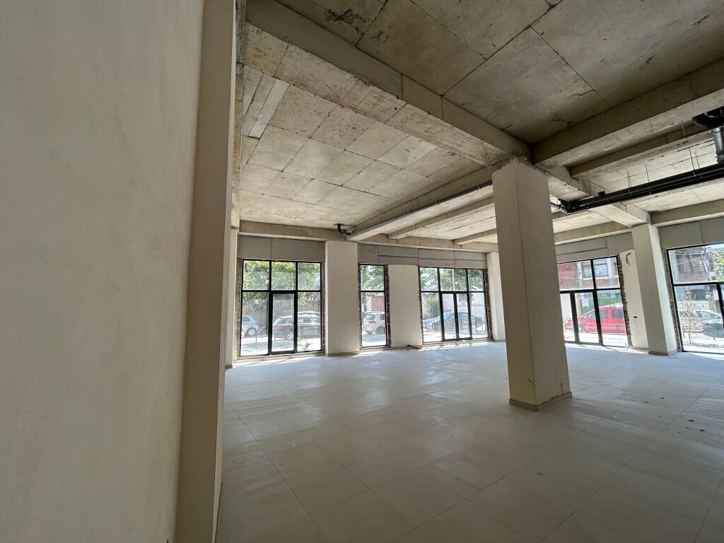 Commercial space for rent at 5 Maji