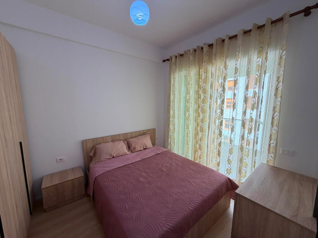 Jepet me qera apartament 1+1  📍 Adresa: Ali Demi, Kompleksi Kadiu