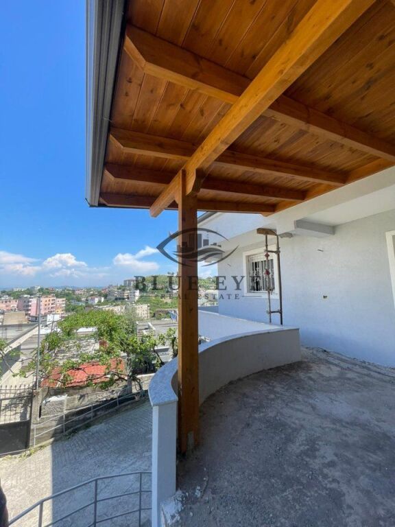 Villa su due piani in vendita a Durrës, ex fabbrica di mattoni