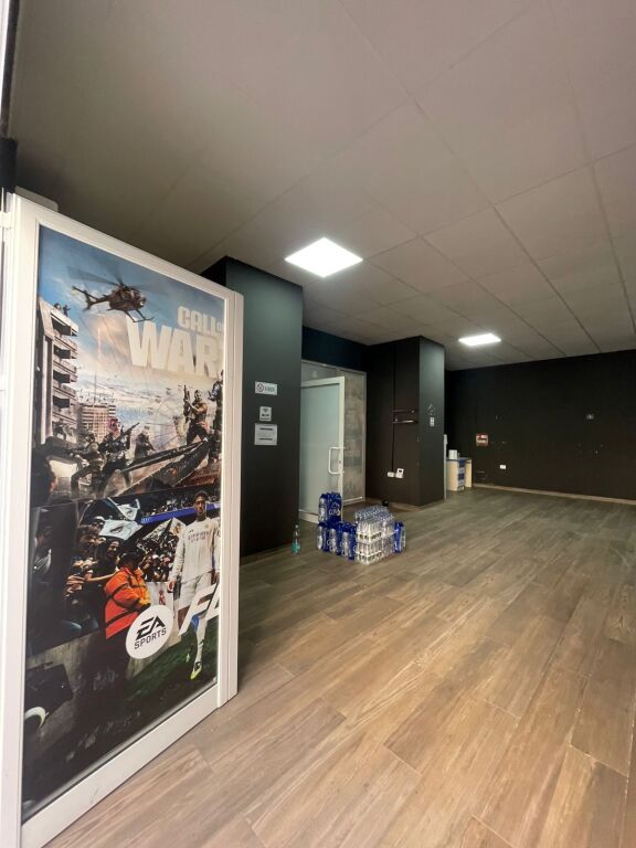 Locale commerciale in affitto vicino al Palazzo dello Sport, Durazzo