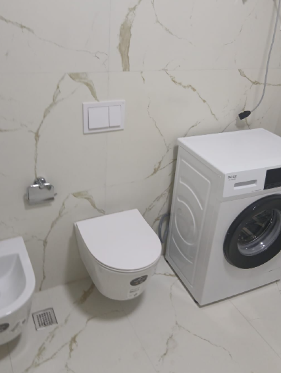 JEPET ME QIRA APARTAMENT 2+1  PORTA TIRANA E RE
