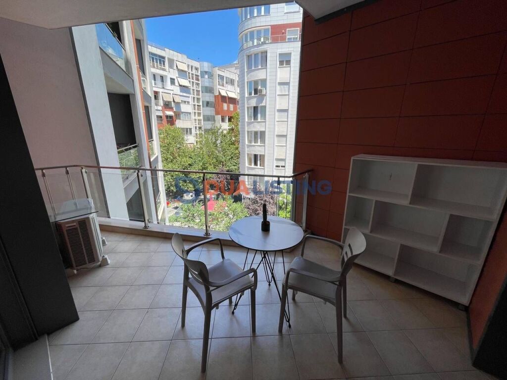 Japim me qira Apartament modern 1+1 me parkim te Rruge e Kosovarve.