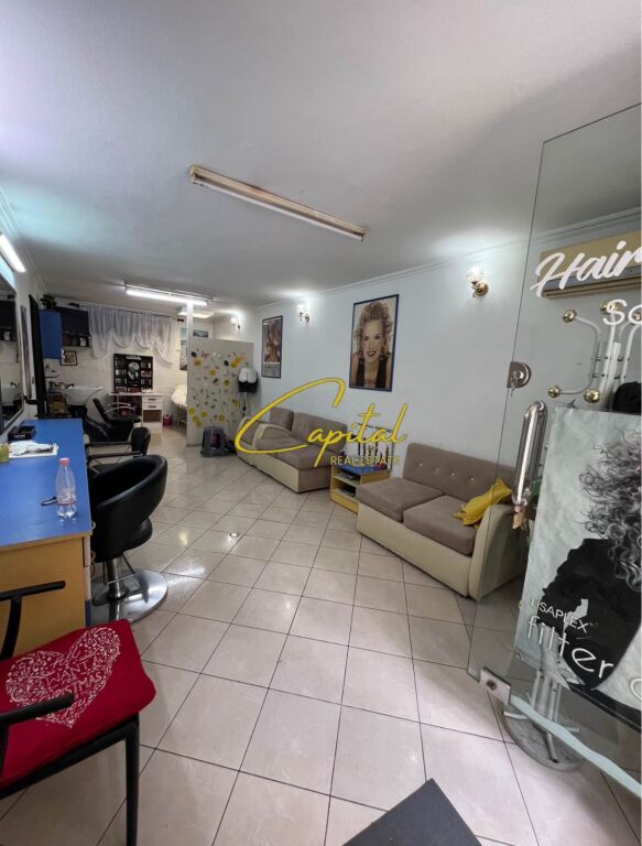NEGOZIO IN AFFITTO 40 M2 VIA DELLE BARRICATE 50.000 LEKE