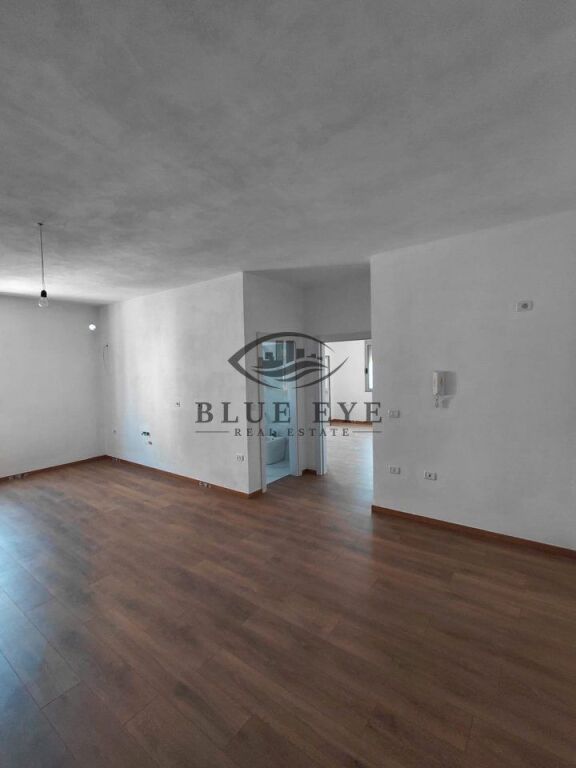 Apartament 2+1 për Shitje në Golem – Afër Karburantit!