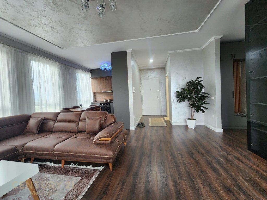 Jepet me qera qera apartament 2+1+2 tualete +2 poste parkimi ,rruga e Elbasanit! 1,500 € /Muaj