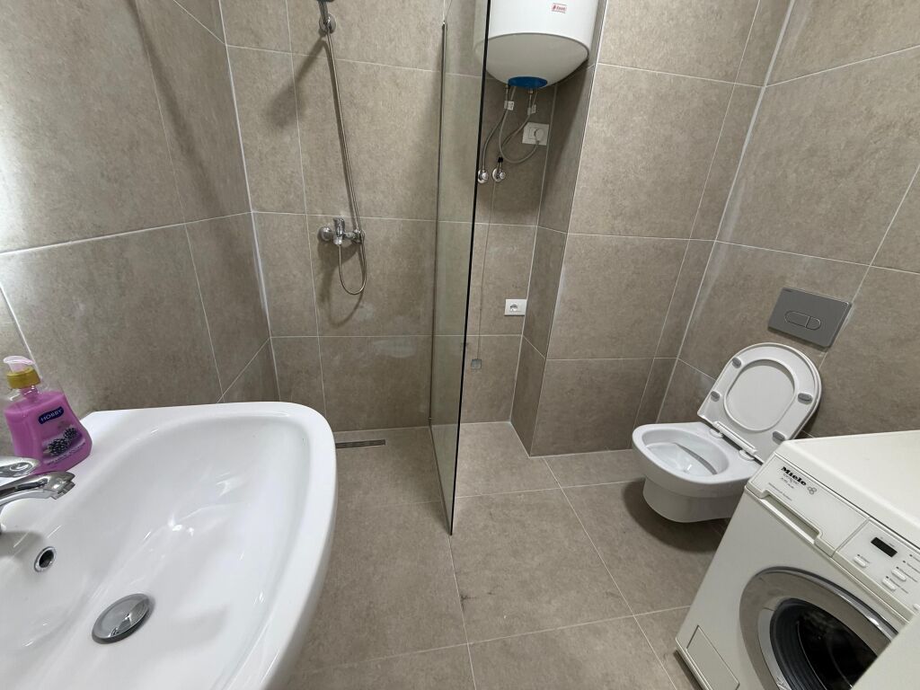 🏢 Affittasi appartamento 1+1 con posto auto – Astir, vicino a Villa L2