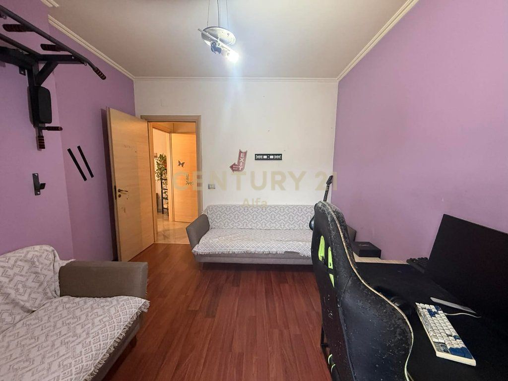SHITET APARTAMENT 2+1+1 NE ZONEN E OXHAKUT
