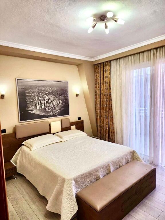 Apartament me Ballkon Panoramik pranë Durrës Marina