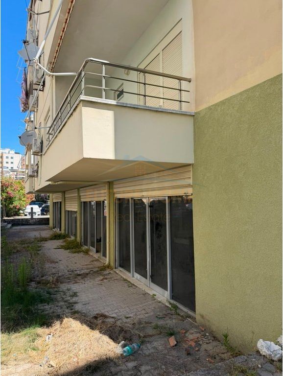 For sale,Business Premises 70 Square Meters Main Street ,Golem,Durres