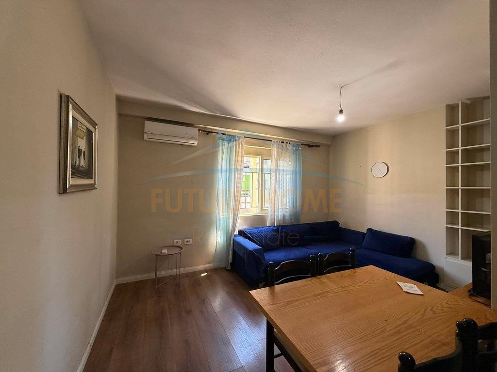 Shitet, Apartament 1+1, Pallatet Çabej, Misto Mame