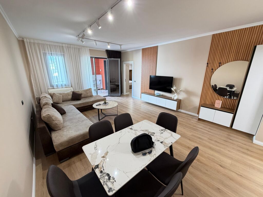 🏡 Appartamento 1+1 in affitto con parcheggio 📍 Via Kosovarëve, Tirana