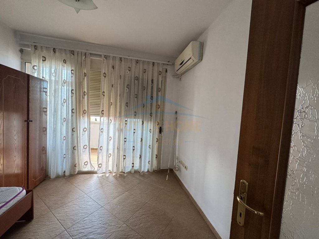 Rent, Business Premises, Avni Rustemi Square, Tirana. Empire69968