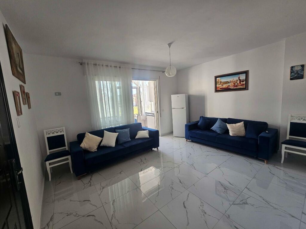 Shitet apartament 1+1  prane detit