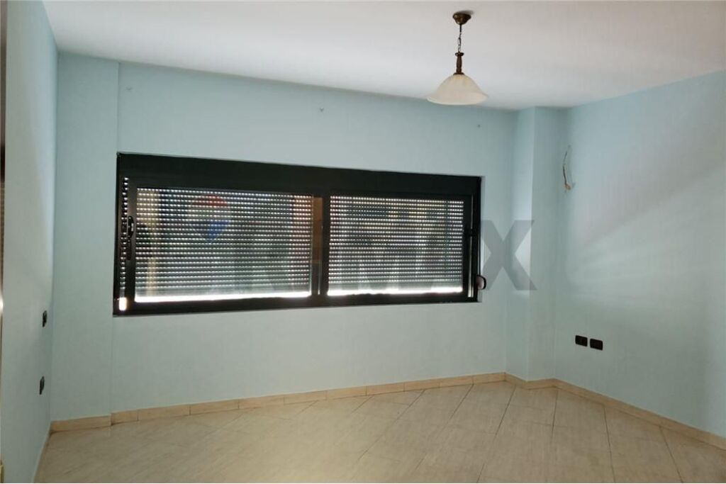 APARTAMENT ME QIRA 2+1 TEK HIM KOLLI